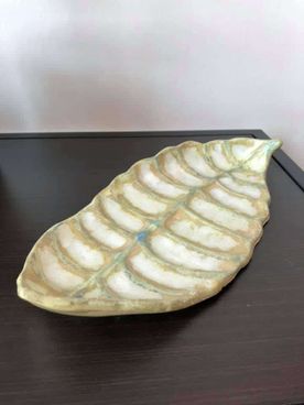 Kunstverk på et bord